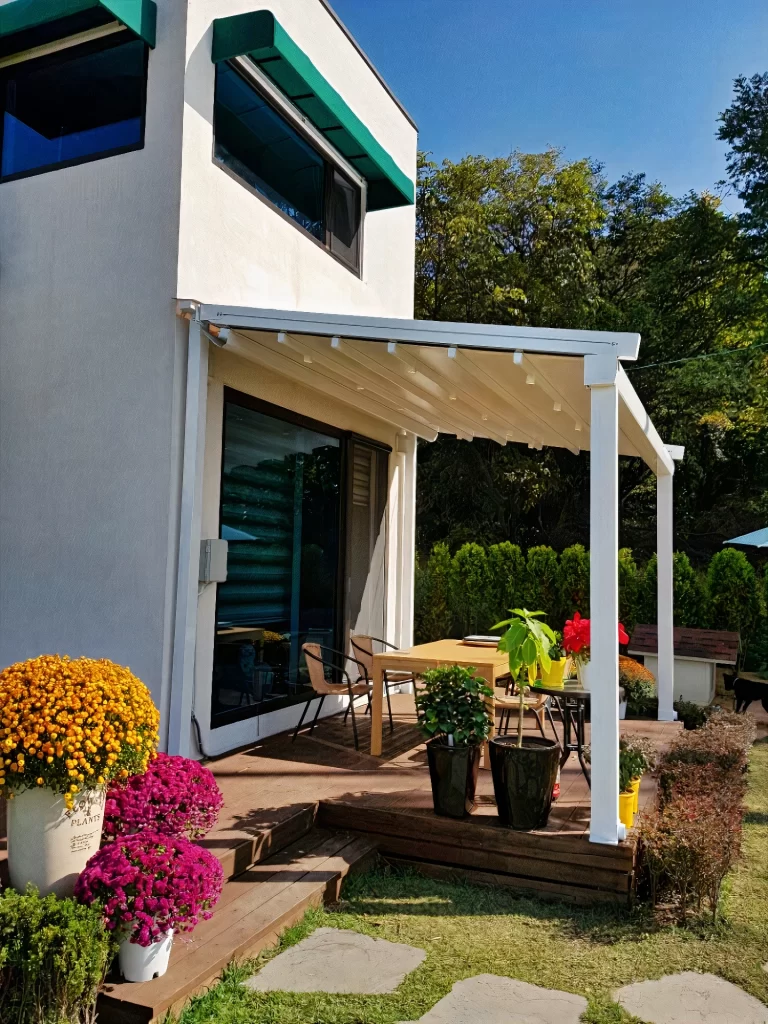 LITRA Group Retractable Pergola